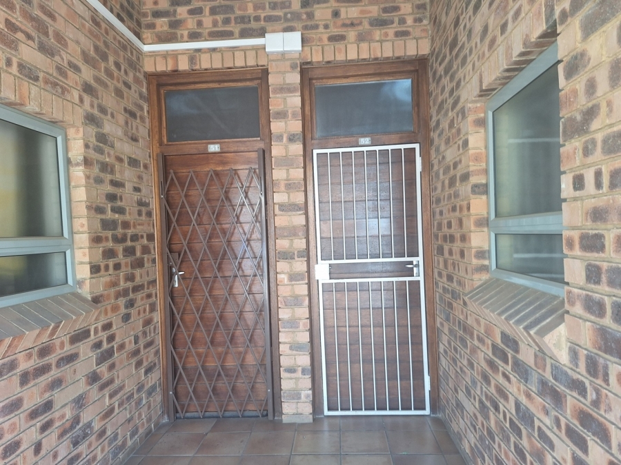 1 Bedroom Property for Sale in Dassie Rand North West